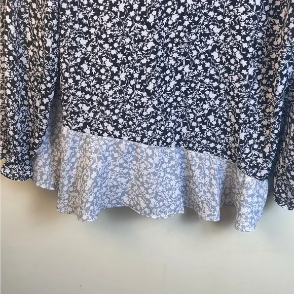 LOGO by Lori Goldstein Floral Long Sleeve Blouse Top Contrasting Panels 2X - Picture 3 of 7